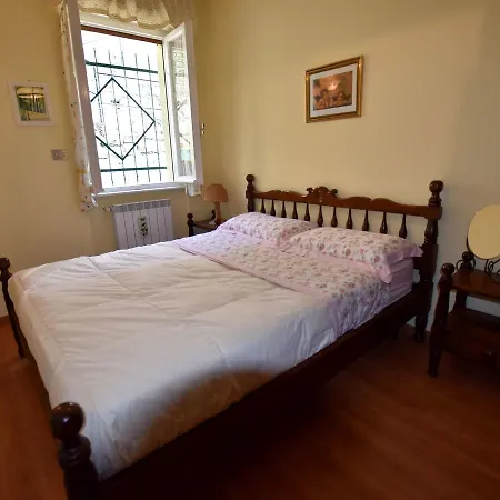 Сasa de vacaciones Modern Single House Near San Fedele Intelvi With Garden